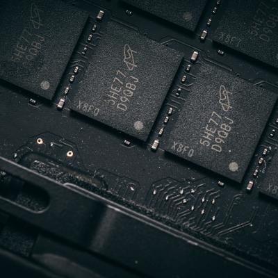 هبوط أسهم الرقائق في آسيا.. كوسبي الكوري يخسر 5.5% مع مخاوف المنافسة الصينية