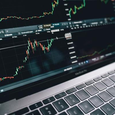 الاستثمار في البورصة المصرية 2026.. دليل عملي للمبتدئين لاختيار الأسهم وإدارة المخاطر